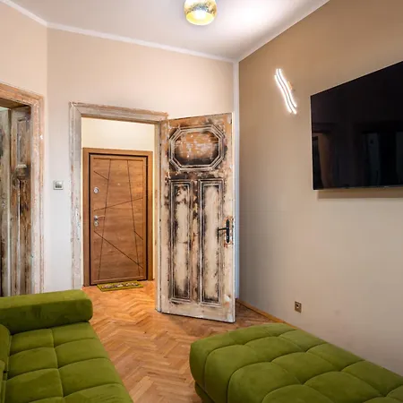 Апартамент Elite Place *