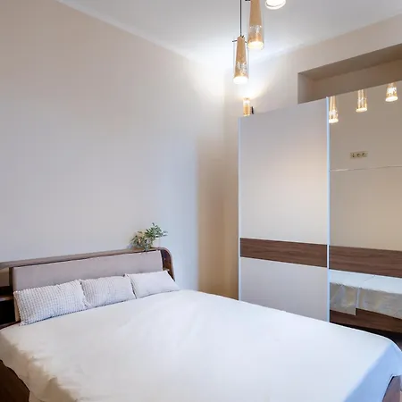 Апартамент Elite Place Варна