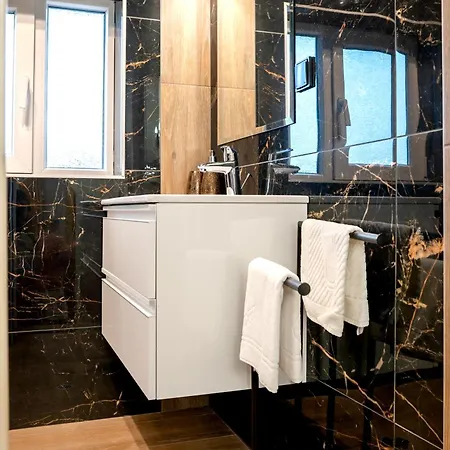Апартамент Elite Place *